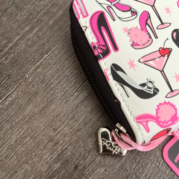 NWT Fluff Wallet - Picture 4 of 9
